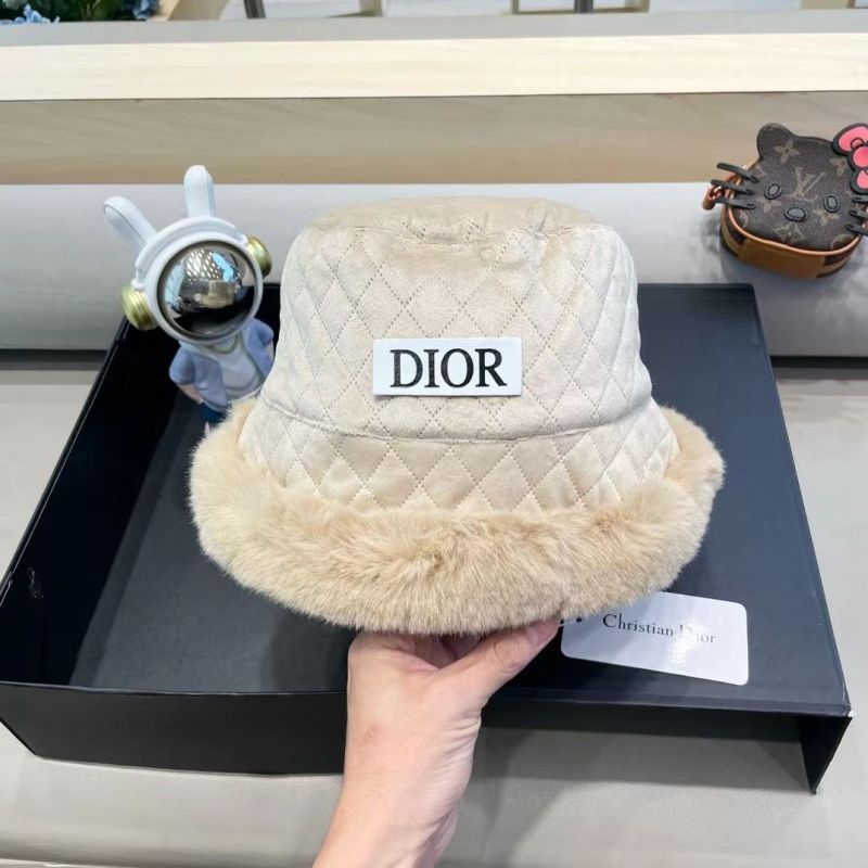 CHRISTIAN DIOR